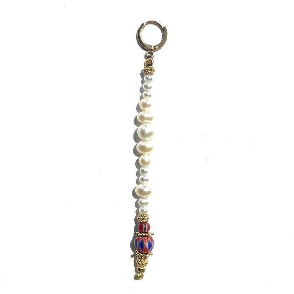 Mono Pearl Earring